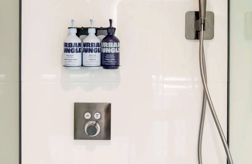 Downtown Miami Hotel | 3 Sophisticated Rooms in Miami Downtown - Enjoy Live Music & Happy Hour