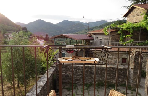 Argigliano Casa | Casa de pueblo de 3 plantas, 1 dormitorio, sala, cocina / comedor, baño.