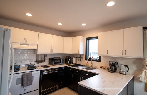 Shirley Casa | 3 Story Beach Waterview, 3 KING bed, golf putting green!