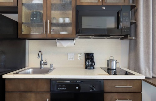 Anaheim Resort Hotel | 3 Units | 2 Double Beds Each | Near Disneyland