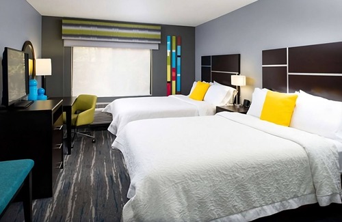 Glenwood Springs Hotel | 3 Units | Relaxing Mountain Stay near Hot Springs & Adventure Trails | Pool