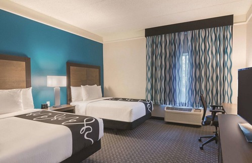 Orlando Casa | 3 x 2 Double Beds Mobility Accessible Rm at La Quinta Inn by Wyndham Orlando UCF