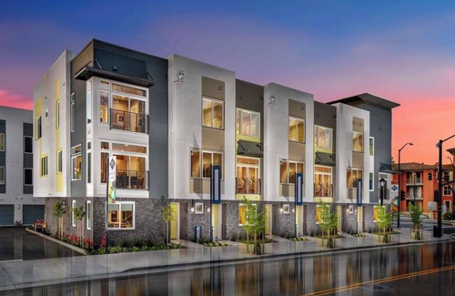 Downtown San Jose Casa | 3 years new Downtown San Jose Townhome just 3 blocks to San Pedro Square!