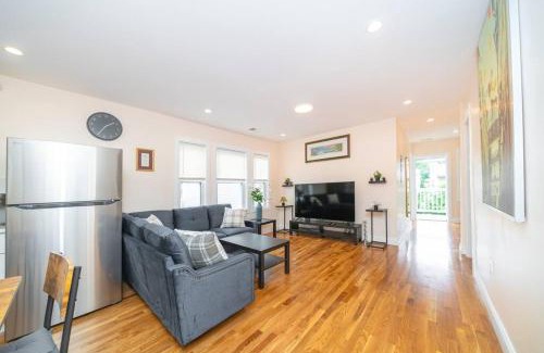Meeting House Hill Apartamento | 30-3 - 3BR Boston - Cozy Apt near Franklin Park Zoo