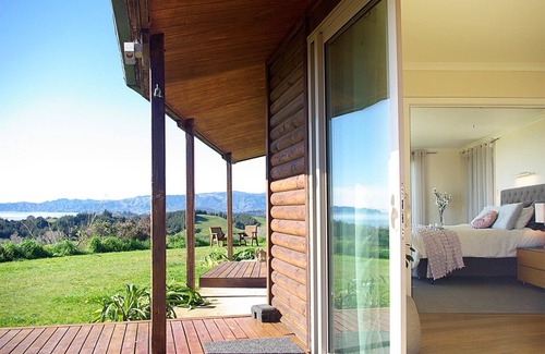 Golden Bay Casa | 30-Acre Jewel in Golden Bay: Estate with Stunning Views & Glow-worms