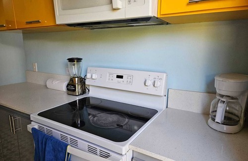 Arecibo Pueblo Apartamento | 30 Day Minimum- In this Coastal 2 Br- Arecibo Home UNIT 2
