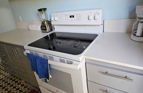Arecibo Pueblo Apartamento | 30 Day Minimum- In this Coastal 2 Br- Arecibo Home UNIT 2