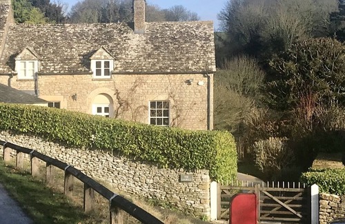 Duntisbourne Abbots Apartamento | Hermoso estudio recientemente convertido en el idílico pueblo de Cotswold.