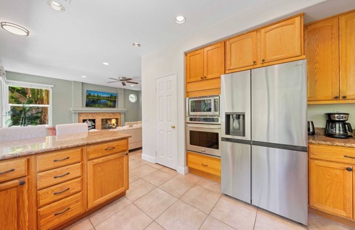 Aliso Viejo Casa | 30 nights min|Garage Access|Pet friendly|Gourmet Kitchen|Wide Backyard #42198