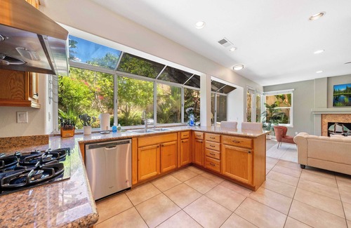 Aliso Viejo Casa | 30 nights min|Garage Access|Pet friendly|Gourmet Kitchen|Wide Backyard #42198