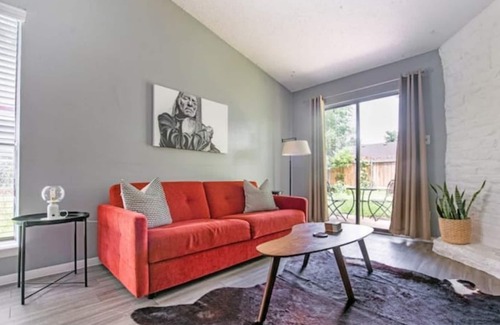 Franklin Park Casa | 30% Off Long Term Stays! Willie & Friends