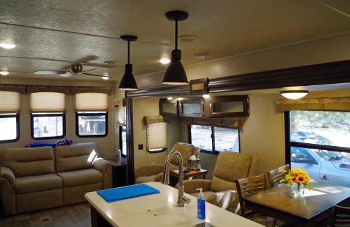 Cascade Casa | 300 feet from Payette river