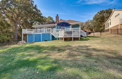 Kingston Casa | 300 Feet to Lake Texoma Modern Home with Deck!