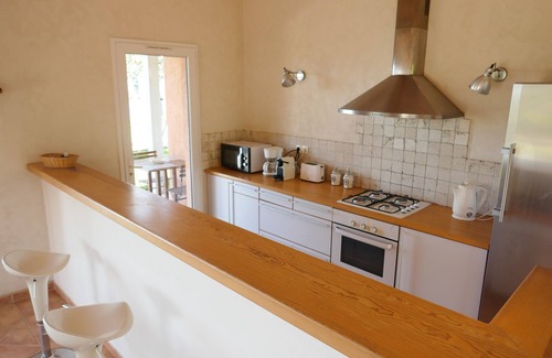 Portigliolo Casa | A 300 m de la playa, magnífica villa con piscina y vistas al mar.