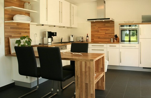 Nienhagen Apartamento | 300 metros al mar Báltico - dos terrazas y jardín - WiFi disponible