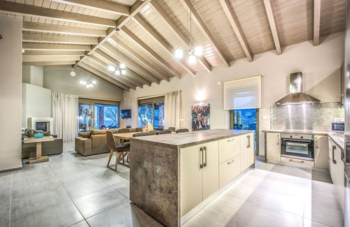 Limni Keri Villa | 300m to the Beach / Private Heated Pool / Outdoor Bar / Near to Top Attractions