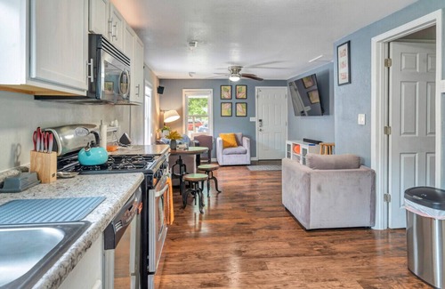 Springfield Casa | 3031 W Olive St · Cheerful 2-Bedroom w/ convenient Expressway access