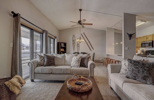 Dillon Condominio | 303d Dillon Bay 2br Awesome Views 2 Bedroom Condo by RedAwning