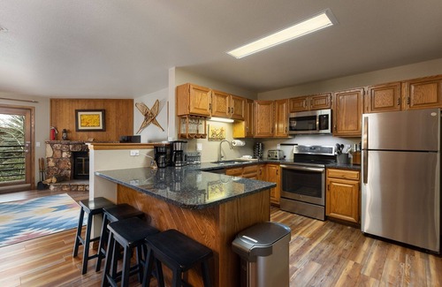 Mountain House Condominio | 309 Snowdance Manor 2 Bedroom Condo by RedAwning