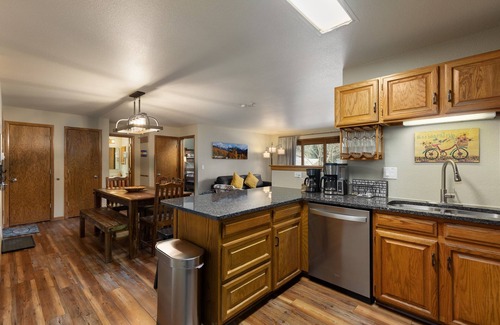 Mountain House Condominio | 309 Snowdance Manor 2 Bedroom Condo by RedAwning