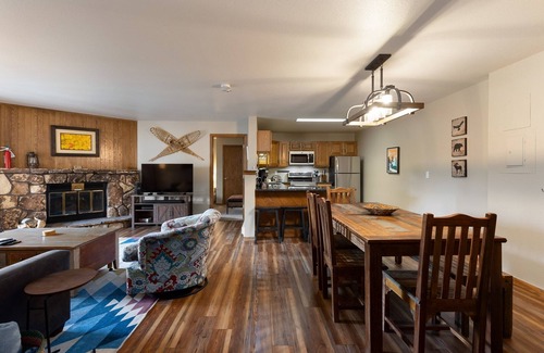 Mountain House Condominio | 309 Snowdance Manor 2 Bedroom Condo by RedAwning