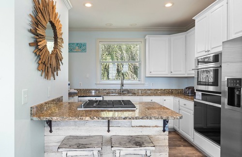 Santa Rosa Beach Casa | 30A Home w/ BBQ & Shared Pool + Near Santa Rosa Beach | The Crow’s Nest