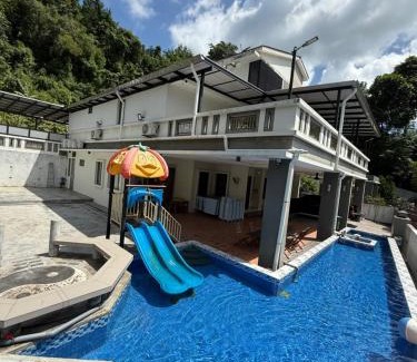 Bayan Lepas Casa | 30PAX 7BR Villa with Kids Swimming pool, KTV, Pool Table n BBQ near SPICE Arena Penang 9800 SQFT