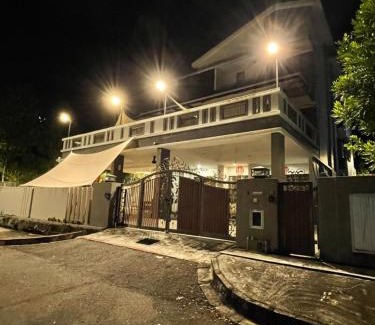 Bayan Lepas Casa | 30PAX 7BR Villa with Kids Swimming pool, KTV, Pool Table n BBQ near SPICE Arena Penang 9800 SQFT