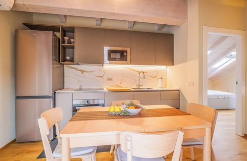 Miasino Apartamento | 3½-room apartment over 2 levels with air conditioning and roof terrace