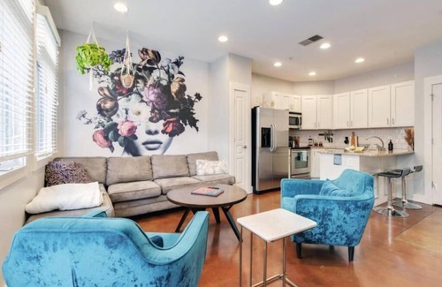 West End Condominio | 3203 Long BLVD