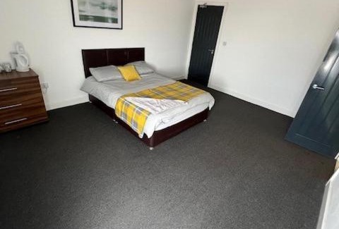 Hull Casa | 329 Hedon - Grey House