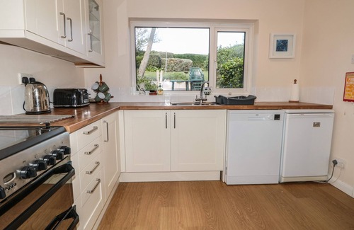 Hope-Cove Cabaña | 33 Weymouth Park