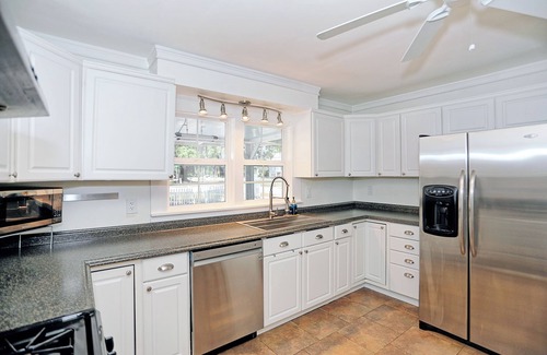 Thunderbolt Casa | 3403 Bannon