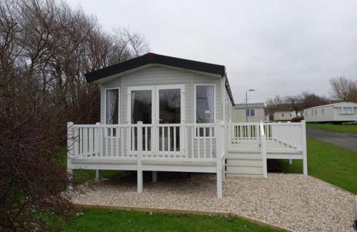 Ayr Otro | 35 Beach Grove - Craig Tara
