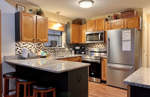 Gatlinburg - Pigeon Forge Cabina | Lago de pesca-Chimenea-Bañera de hidromasaje-Gran cubierta nueva-WiFi gratuito-¡Cerca de todo!