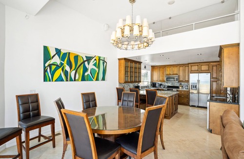 Hollywood Casa | 3525O - Big Blue Beauty: 3 BR, 5 BA House in Oxnard, Sleeps 6