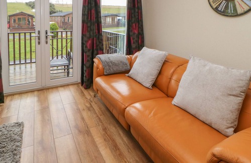 Tunstall Cabina | 36 BADGERS RETREAT, pet friendly in Catterick, North Yorkshire