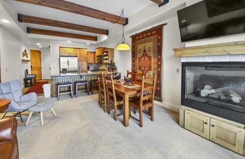 Kimball Junction Casa | 36 Sweet Newpark Townhome on the Creek townhouse