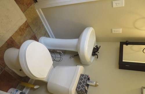 Church Street Casa | 3755 Unit#1 · Cozy King nr ATL, netflix, Disney, Priv 1/2 Bath