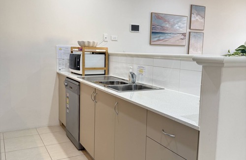 Pearsall Casa | 38 Suburban Family Retreat 3BR 2BA Baby-Friendly