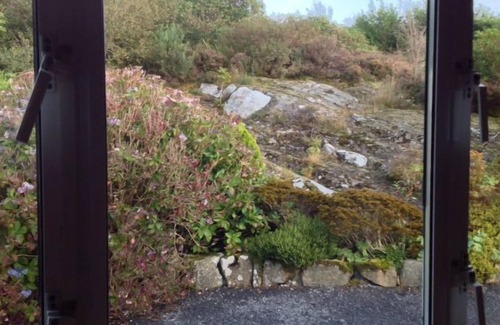 Cornamona Apartamento | 393 Tigh Kate Cor Na Mona-3 Bedroom- sleeps 5