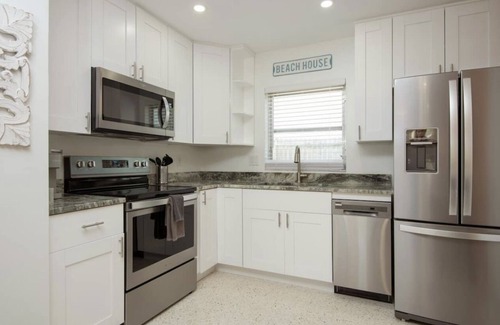 Safety Harbor Casa | 3A Newly Renovated 2/1 at Coastal Cottages