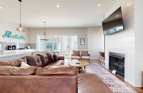 Nashville Casa | 3BD/3.5BA modern townhouse 7 mins from downtown, walking distance to restaurants