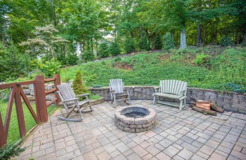 Todd Casa | 3Bd Log Cabin with Views, Hot Tub, Gas Fireplace, Game Room