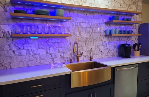 Clodine Casa | 3BDR / 2B / JACUZZI / AIRHOCKEY AccessibleGem Sleep13 ChinaTown , 20mins DT