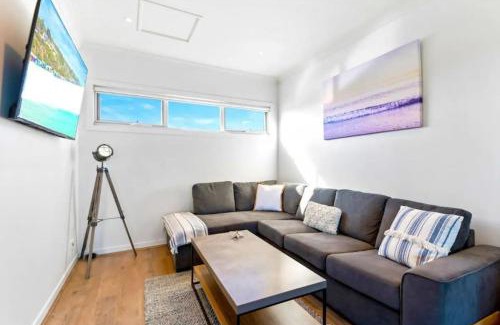 Seaford Apartamento | 3Bdrm Beachside Town House with Ocean Views