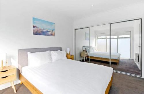 Seaford Apartamento | 3Bdrm Beachside Town House with Ocean Views