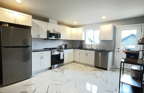 East Windsor Casa | 3bed Family abode in East Windsor/Tecumseh Rd