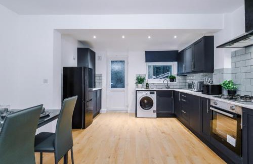 Birkenhead Apartamento | 3Bed House-10 Mins to Liverpool