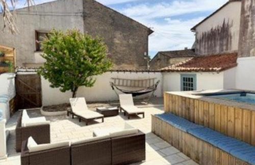 Beauvais sur Matha Casa | 3Bed House- Sleeps 6 - Pool Garden Pets Parking